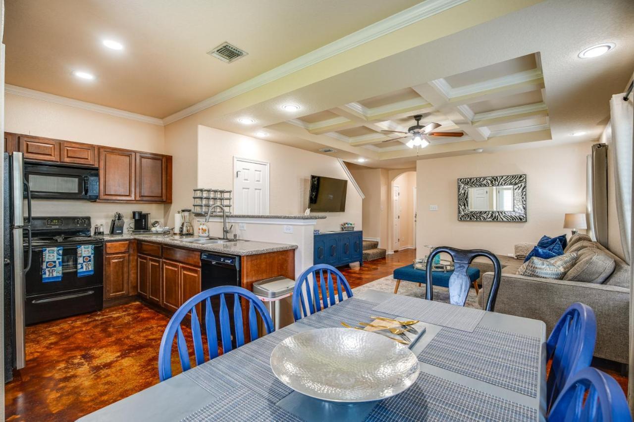 San Antonio Townhome About 2 Mi To Aquarium! Exterior photo
